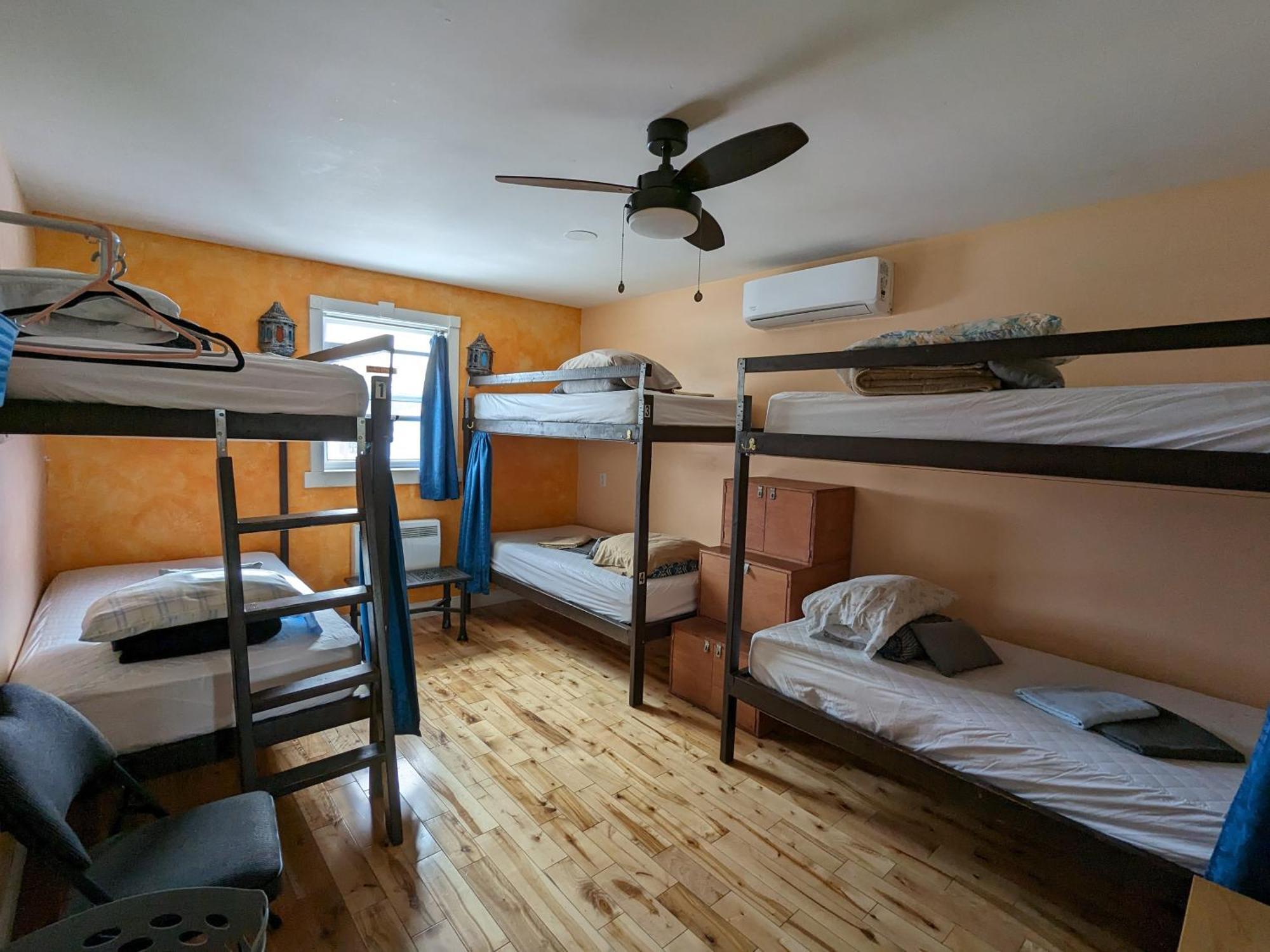Auberge Jeunesse A Loulou Lévis المظهر الخارجي الصورة