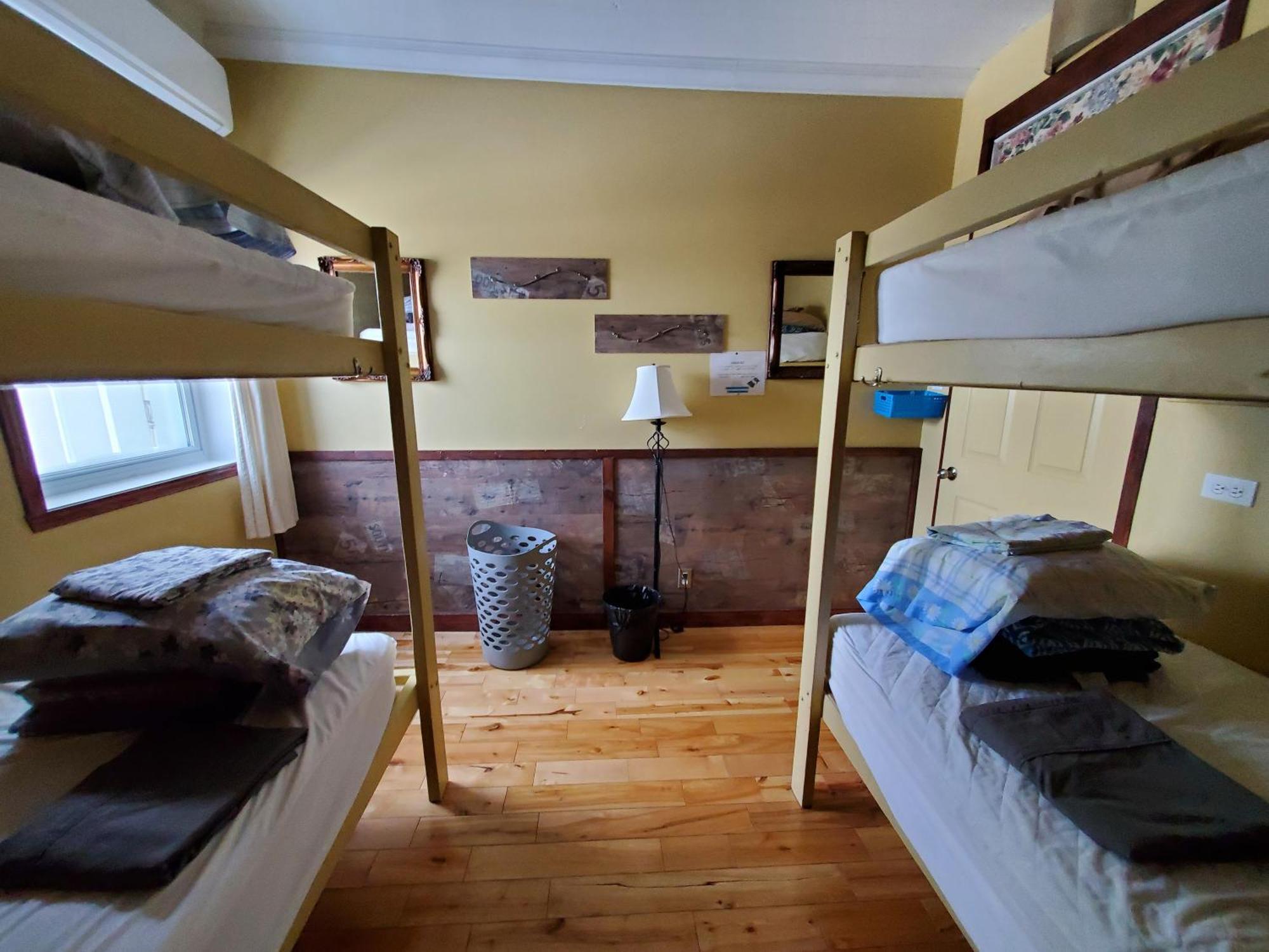 Auberge Jeunesse A Loulou Lévis الغرفة الصورة