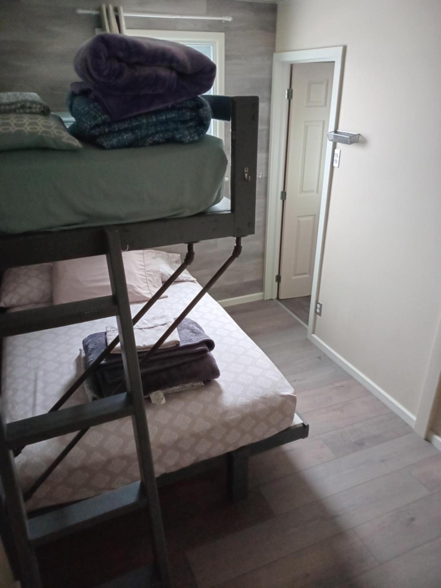 Auberge Jeunesse A Loulou Lévis الغرفة الصورة