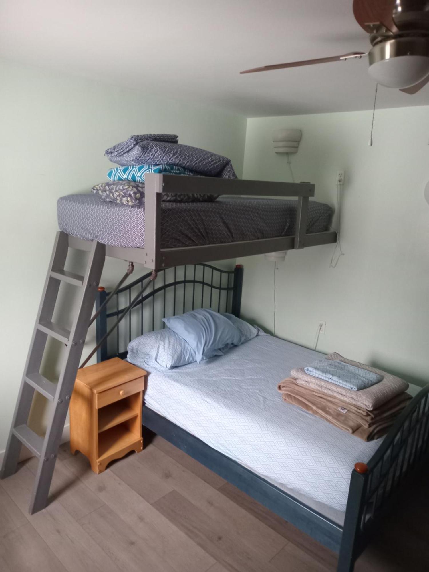 Auberge Jeunesse A Loulou Lévis الغرفة الصورة
